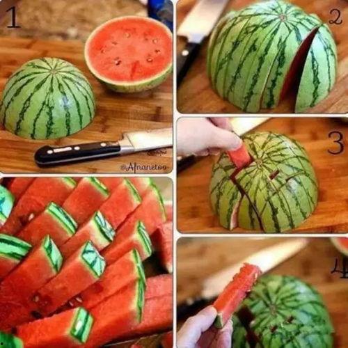 小绵瓜吃西瓜视频,萌娃夏日欢乐时光